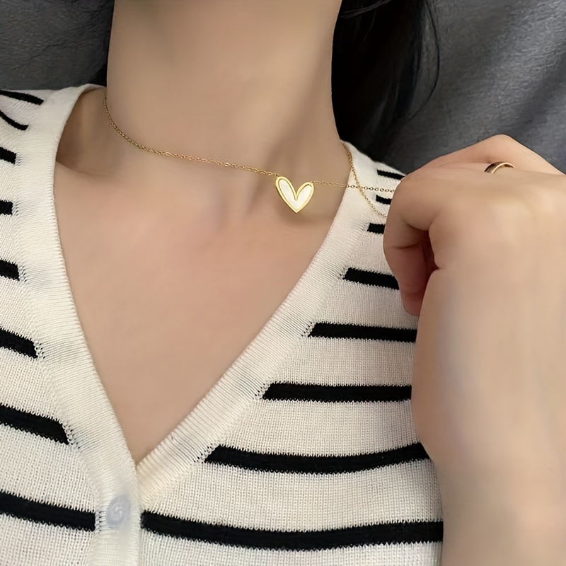 Golden Heart Pendant Necklace Female Niche Light Clavicle Chain